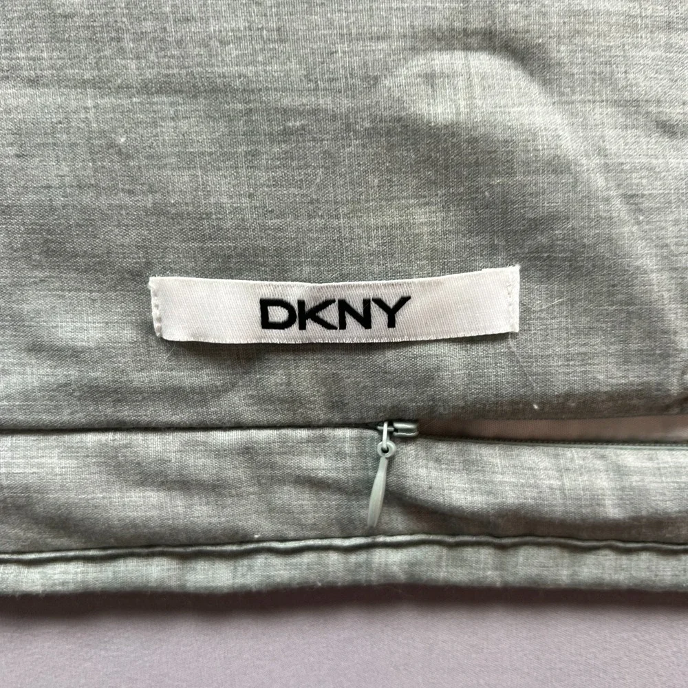 Set Of 2 Dkny Euro Square Pillow Shams Mint Green Quilted Textured (26